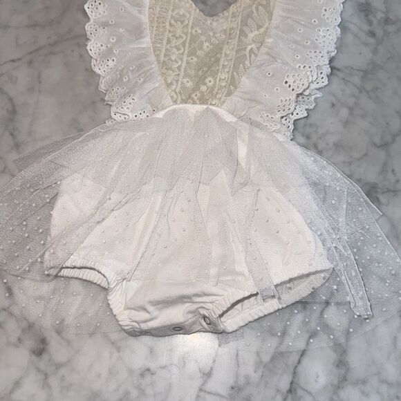 SWEET GABBY ROMPER WITH LACE TULLE SKIRT 12/18M - Picture 5 of 7